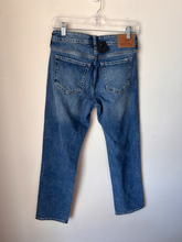 Load image into Gallery viewer, Aeropostale Denim Size 2 (26)
