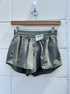 Lulu Lemon Athletic Shorts Size 3/4