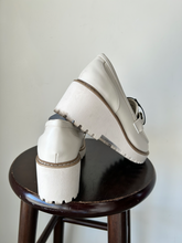 Load image into Gallery viewer, Steve Madden Shoes Dress Shoes Womens 9
