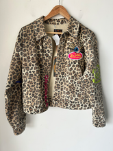 Load image into Gallery viewer, Von Dutch Outerwear Size Small

