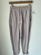 Load image into Gallery viewer, Gymshark Athletic Pants Size S
