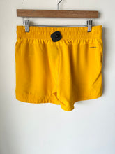 Load image into Gallery viewer, Women’s Adidas Shorts Size M
