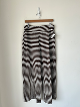 Load image into Gallery viewer, Free People Pants Size Medium
