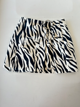 Load image into Gallery viewer, Bershka Short Skirt Size Extra Small
