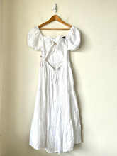 Load image into Gallery viewer, Jessica Simpson Maxi Dress Size Large
