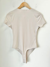 Load image into Gallery viewer, Honey Punch Womens Tops Bodysuit Size Medium
