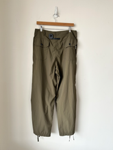 Load image into Gallery viewer, Athletic Pants Size Small

