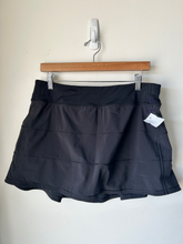 Load image into Gallery viewer, Lulu Lemon Athletic Shorts Size 9/10
