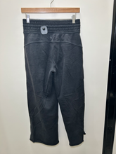 Load image into Gallery viewer, Lulu Lemon Athletic Pants Size Small
