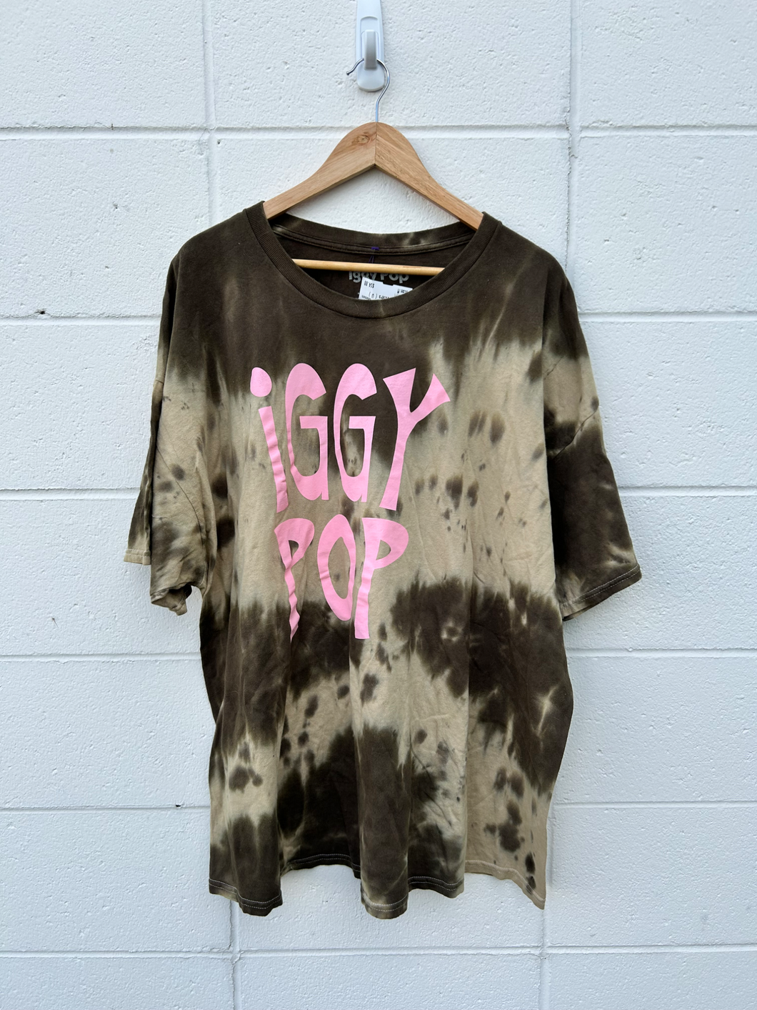 Urban Outfitters ( U ) T-shirt Size Medium