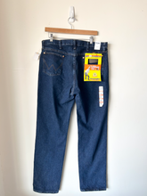 Load image into Gallery viewer, Wrangler Denim Size 36
