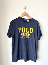 Load image into Gallery viewer, Polo (Ralph Lauren) T-shirt Size Large
