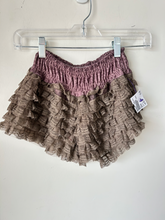 Load image into Gallery viewer, Edikted Shorts Size Extra Small
