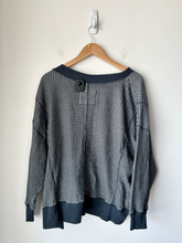 Load image into Gallery viewer, American Eagle Long Sleeve Top Size Small

