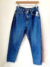 Load image into Gallery viewer, American Eagle Denim Size 5/6 (28)
