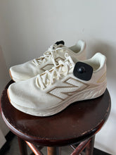 Load image into Gallery viewer, New Balance Womens Athletic Shoes Womens 9
