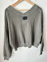 Load image into Gallery viewer, Aerie Sweatshirt Size Medium

