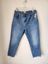 Load image into Gallery viewer, Everlane Denim Size 13/14 (32)
