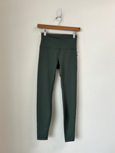 Load image into Gallery viewer, Lululemon Athletic Pants Size Medium
