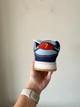 Load image into Gallery viewer, Nike Womens Athletic Shoes Womens 7
