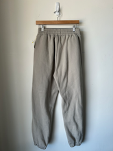 Load image into Gallery viewer, Pants Size Medium
