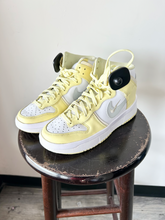Load image into Gallery viewer, Nike Casual Shoes Womens 7.5
