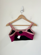 Load image into Gallery viewer, Sports Bra Size Extra Large
