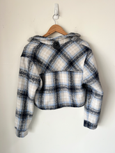Load image into Gallery viewer, Ambiance Outerwear Size Small
