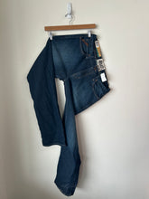 Load image into Gallery viewer, Ariat Denim Size 34
