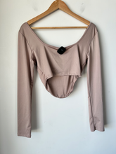 Load image into Gallery viewer, Fashion Nova Long Sleeve Top Size Medium
