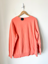 Load image into Gallery viewer, North Face Sweatshirt Size Extra Large
