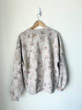 Load image into Gallery viewer, Abercrombie &amp; Fitch Sweatshirt Size Large
