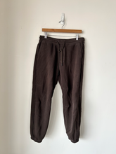 Load image into Gallery viewer, American Eagle Athletic Pants Size Medium

