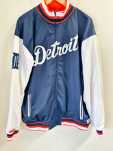 Load image into Gallery viewer, Stitch&#39;s Outerwear Size Extra Large
