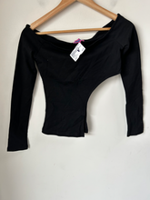 Load image into Gallery viewer, Edikted Long Sleeve Top Size Small
