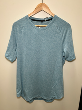 Load image into Gallery viewer, Lulu Lemon Athletic Top Size Medium
