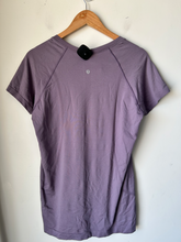Load image into Gallery viewer, Lulu Lemon Athletic Top Size Extra Large
