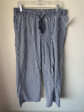 Load image into Gallery viewer, Edikted Pants Size Extra Large
