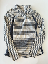 Load image into Gallery viewer, Lululemon Athletic Top Size Large
