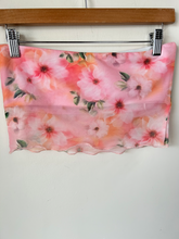Load image into Gallery viewer, Princess Polly Tank Top Size Medium
