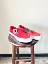 Load image into Gallery viewer, Vans Casual Shoes Mens 9
