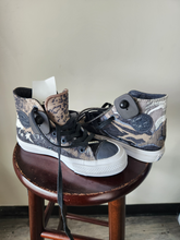 Load image into Gallery viewer, Converse Casual Shoes Womens 6
