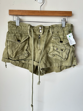 Load image into Gallery viewer, Free People Shorts Size Small
