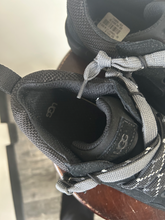 Load image into Gallery viewer, Uggs Casual Shoes Womens 9
