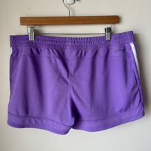 Load image into Gallery viewer, Adidas Athletic Shorts Size Extra Large
