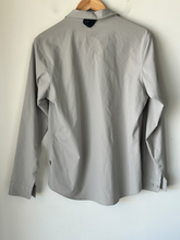 Load image into Gallery viewer, Lululemon Long Sleeve T-shirt Size Medium
