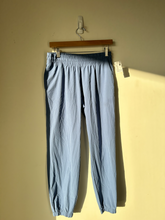 Load image into Gallery viewer, Offline Athletic Pants Size Small
