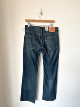 Load image into Gallery viewer, Levi Denim Size 32
