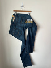 Load image into Gallery viewer, Ariat Denim Size 34
