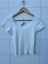 Load image into Gallery viewer, Brandy Melville T-Shirt Size Small
